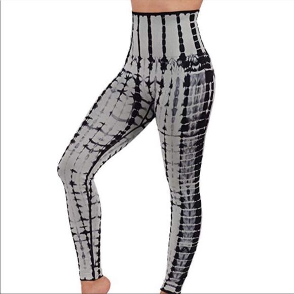 Beautiful Gray and Black Tie Dye Leggings Size Small - Picture 2 of 7